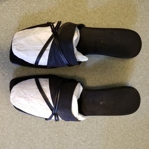 Women's Black 2" heels dress shoes sz 9.5 / 10